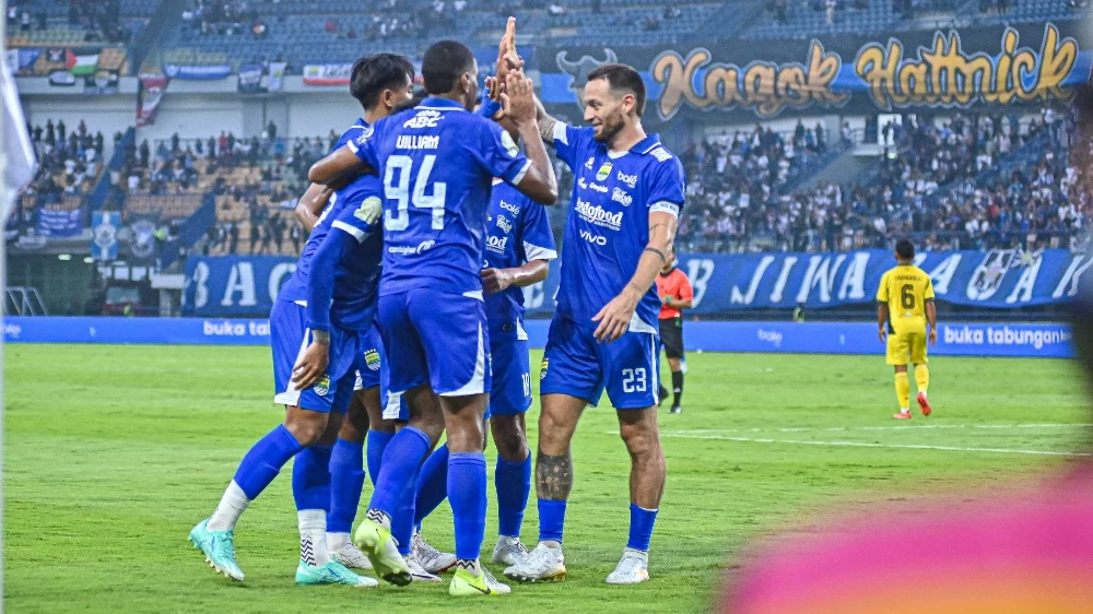 Link Live Streaming Persib vs Persijap Sore Ini: Laga Hidup Mati Maung Bandung Menuju Juara, Klik di Sini! foto