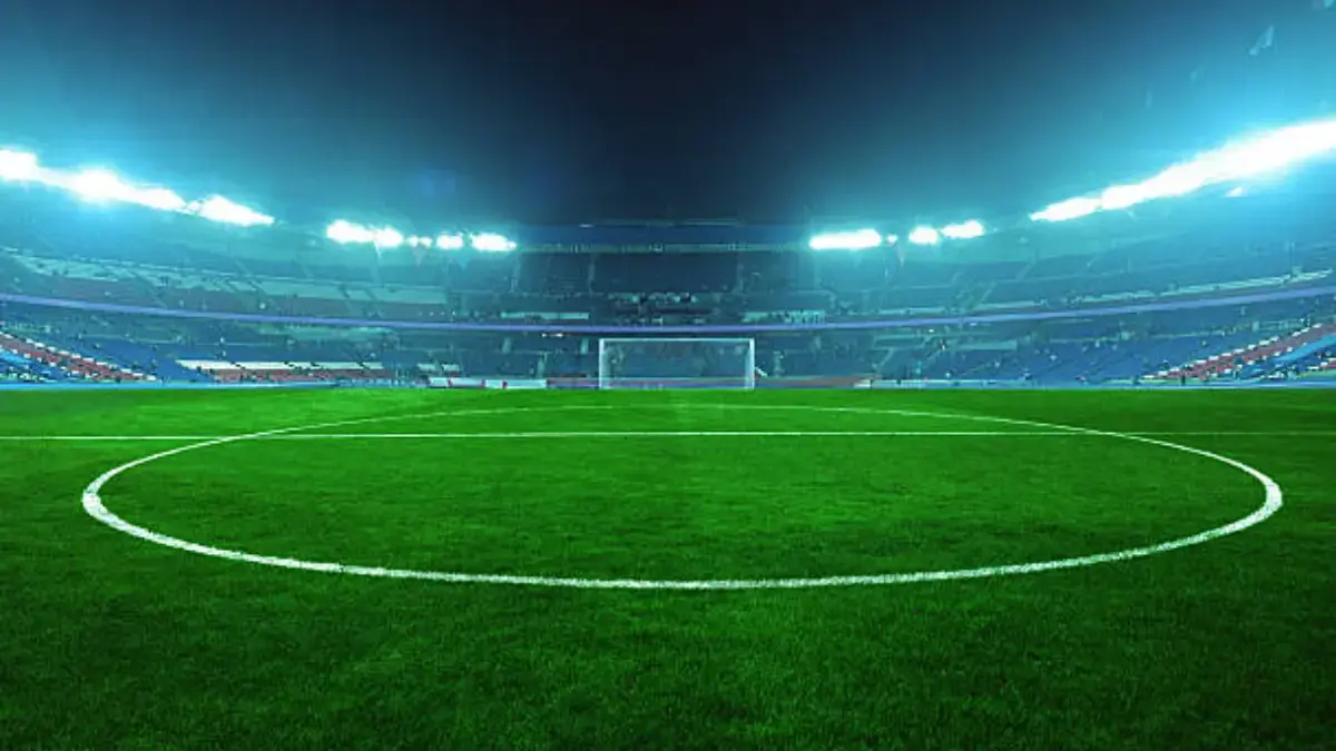 Sepak Bola Malam Ini