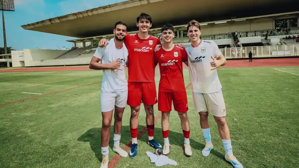 Makin Ngeri! Amunisi Baru Timnas Indonesia! Luke Vickery dan Mitchell Baker Segera Bela Timnas Indonesia foto
