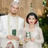 Kabar bahagia datang dari pasangan aktris Jennifer Coppen dan pesepakbola Justin Hubner.