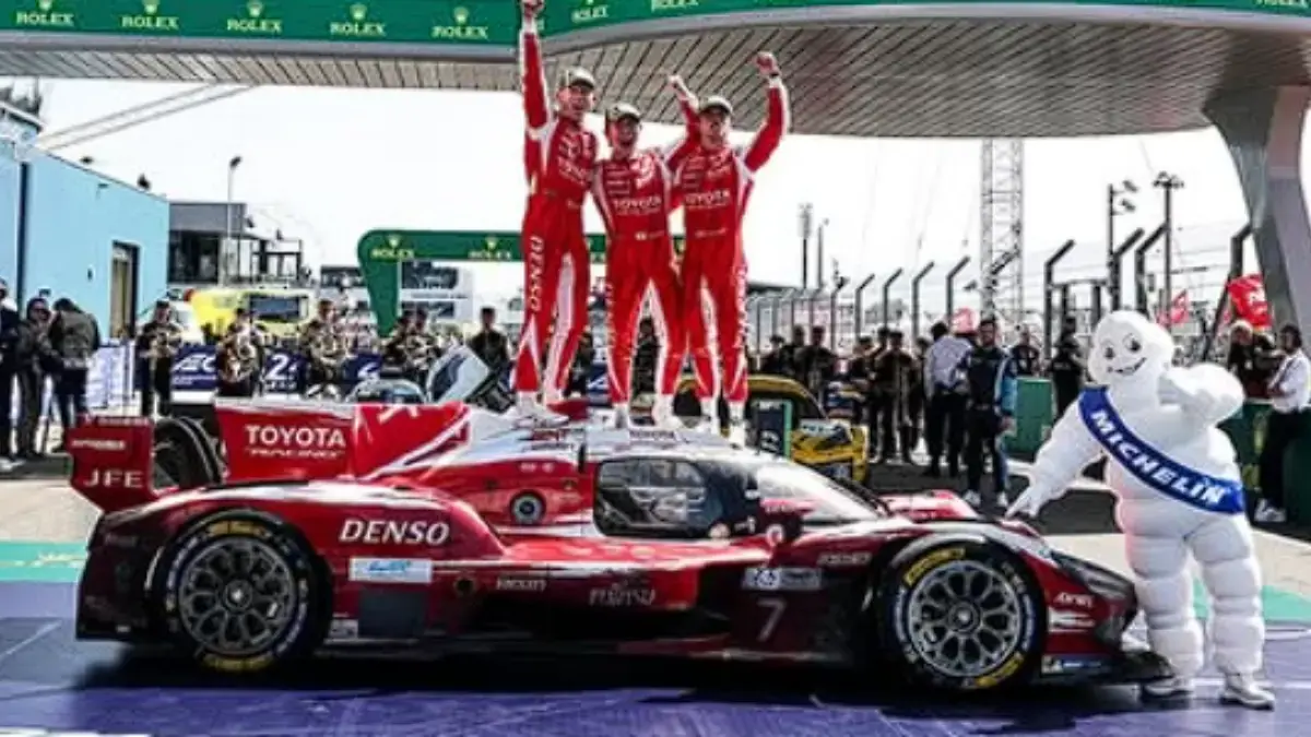 Kejayaan Toyota Kembali di Le Mans 24 Jam 2026, Sean Gelael Finis Ketujuh di Kelas LMGT3 Mobil Toyota GR010 Hybrid