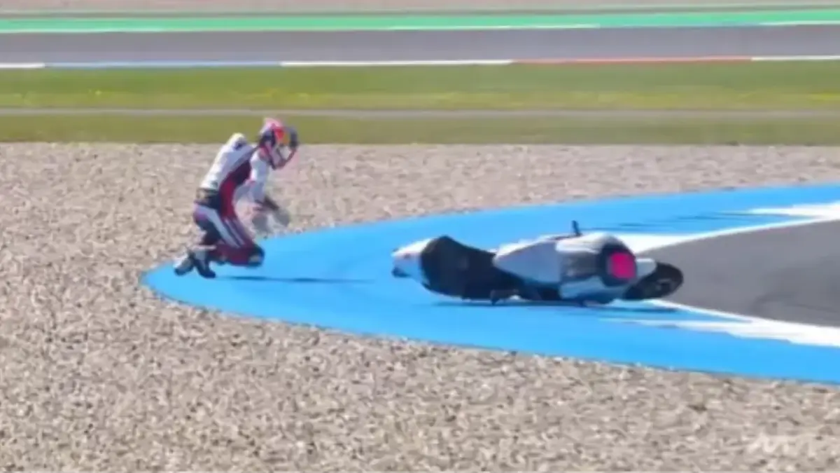 Bos Honda Team Asia, Hiroshi Aoyama, memastikan kondisi, Veda Ega Pratama, baik-baik saja.