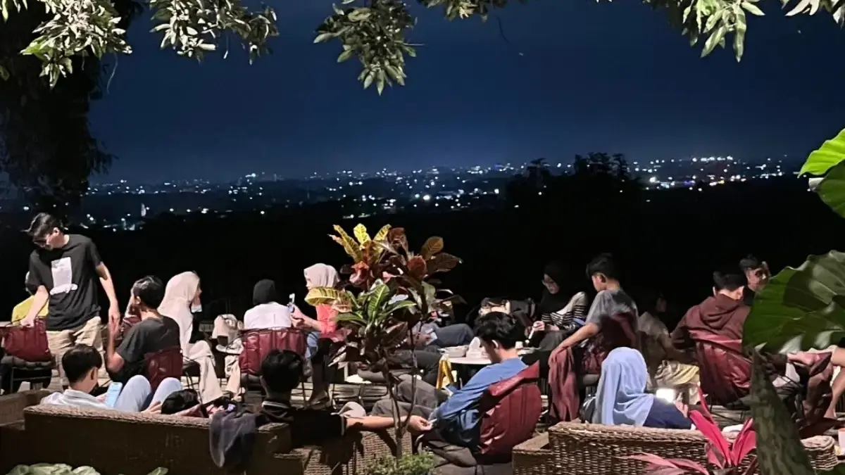 Rekomendasi Cafe di Cirebon Paling Hits 2026: Dari Santorini hingga Pemandangan Sawah Cafe Cirebon