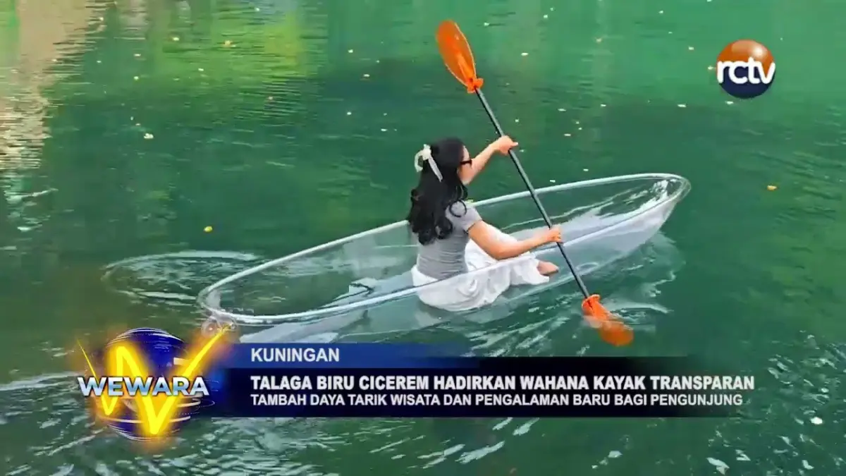 Talaga Biru Cicerem Hadirkan Wahana Kayak Transparan