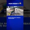 Warga Patungan Perbaiki Jalan Rusak