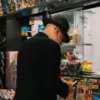 Cara mengenali video buatan AI di media sosial