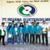Suasana kerja di area produksi PT Dharma Electrindo Manufacturing
