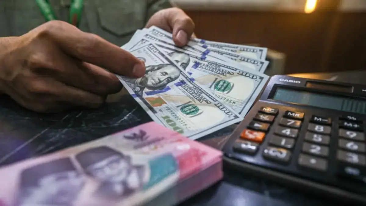 Mata uang Garuda dibuka di level Rp18.070 per dolar AS, menguat 21 poin atau sekitar 0,12 persen.