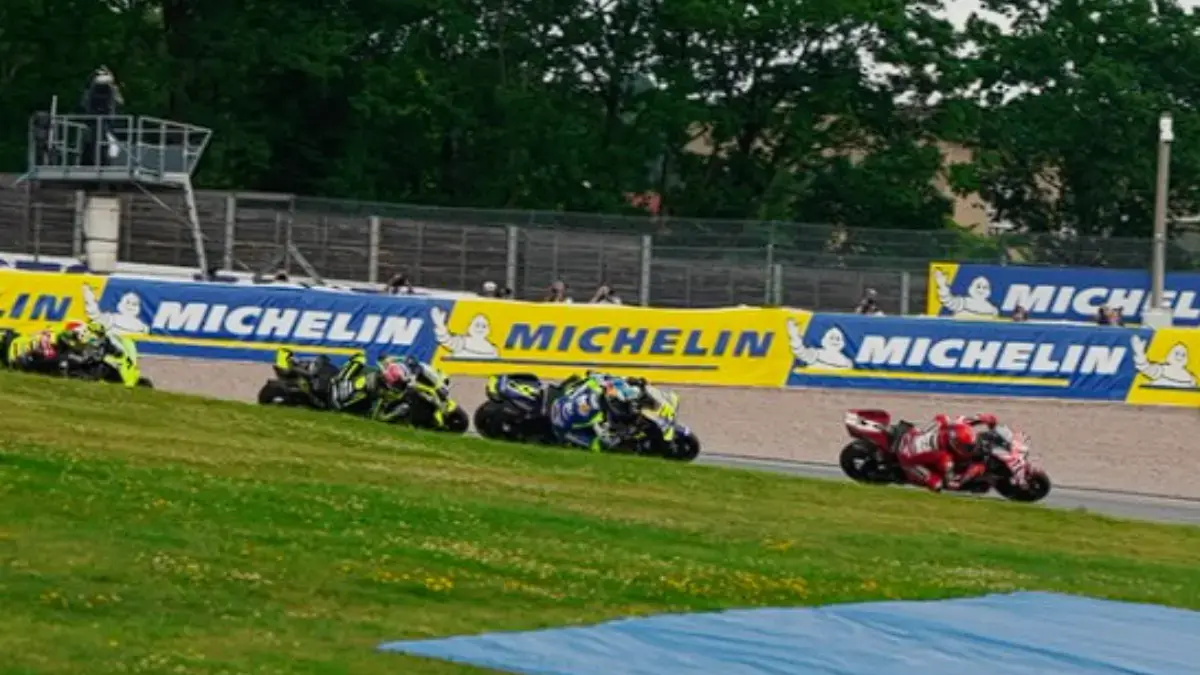Prediksi Juara MotoGP Britania Raya 2026: Duel Sengit Marc Marquez vs Jorge Martin di Silverstone Marc Marquez dan Jorge Martin saling bersaing di lintasan balap