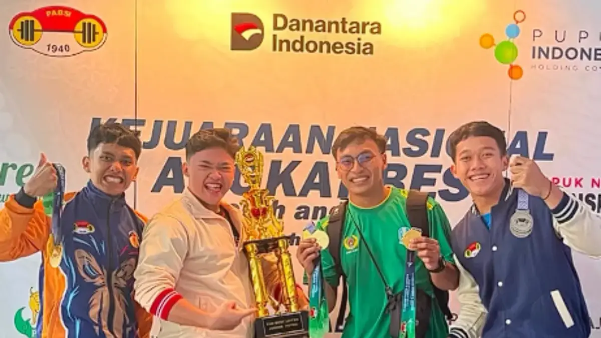 Kejurnas Angkat Besi 2026: Lifter Jabar Raihan dan Arsya Sapu Emas, Dinobatkan The Best Lifter! Raihan Adesta dan Arsya Dewi lifter Jawa Barat meraih gelar The Best Lifter Kejurnas Angkat Besi 2026