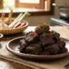 Rendang sapi kering hitam legit dengan bumbu meresap sempurna dimasak berjam-jam