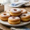 Donat kentang lembut mengembang sempurna dengan taburan gula halus