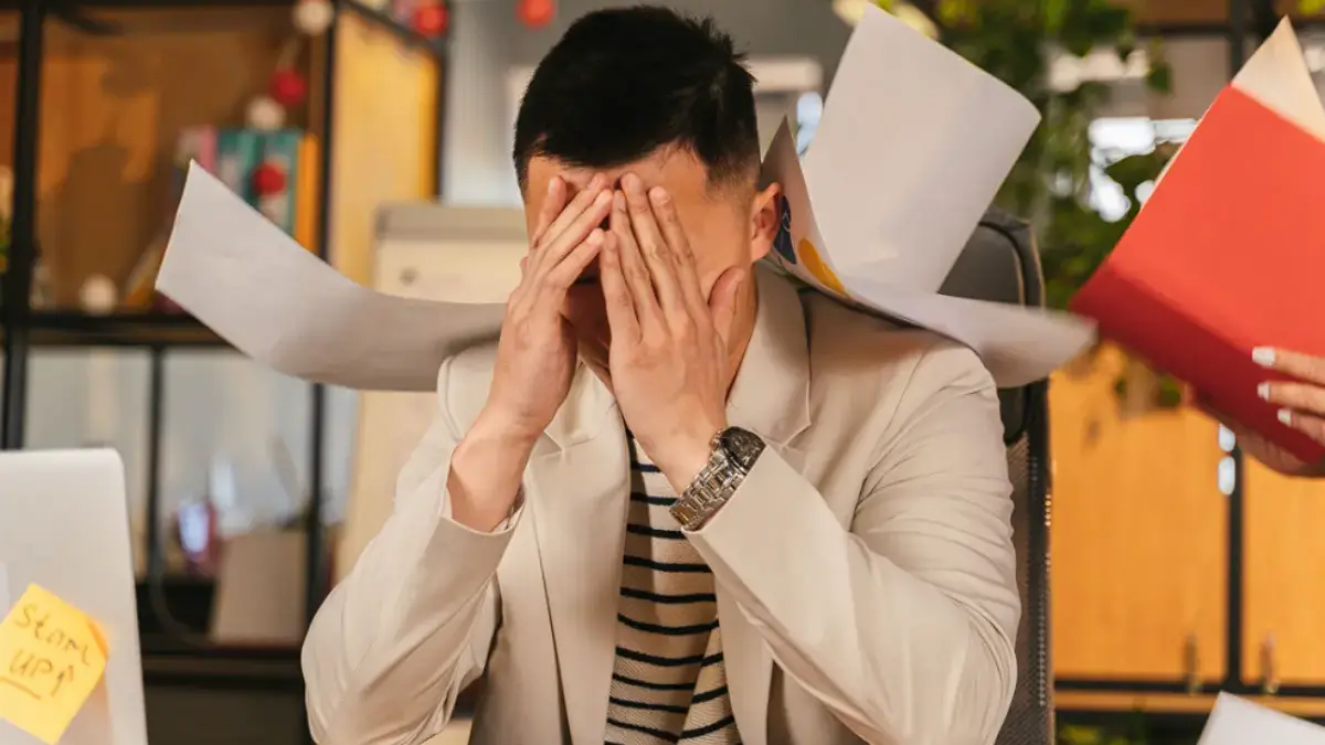 Tips Atasi Stres di Tengah Kesibukan Kerja Tanpa Ribet Ilustrasi stress