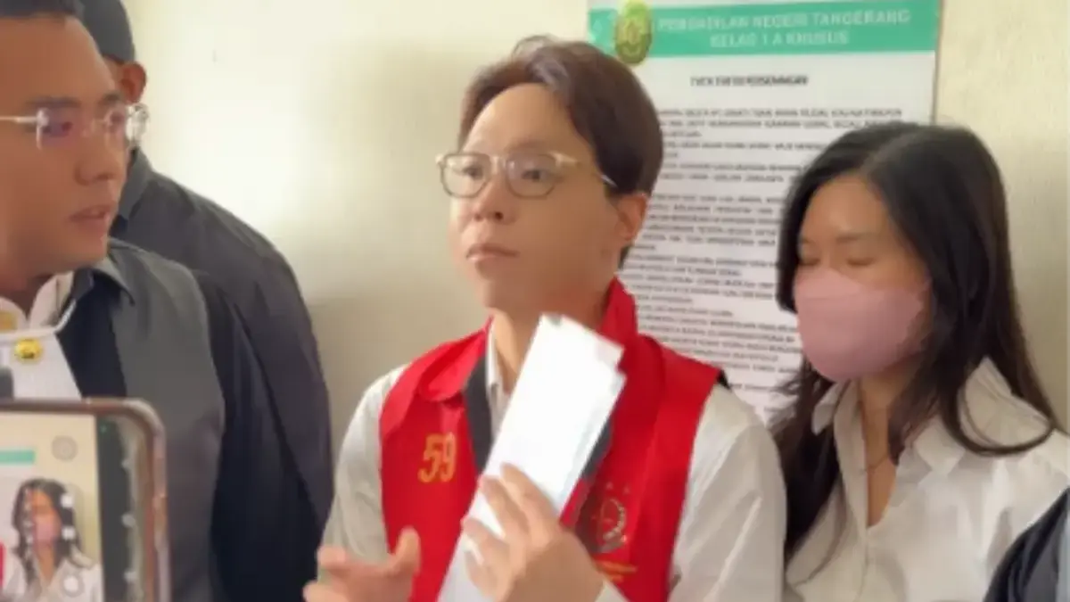 Sempat Pingsan di Sel, Richard Lee Ajukan Pengalihan Penahanan Richard Lee sempat pingsan di dalam sel akibat menghentikan konsumsi obat keras tanpa pengawasan medis.