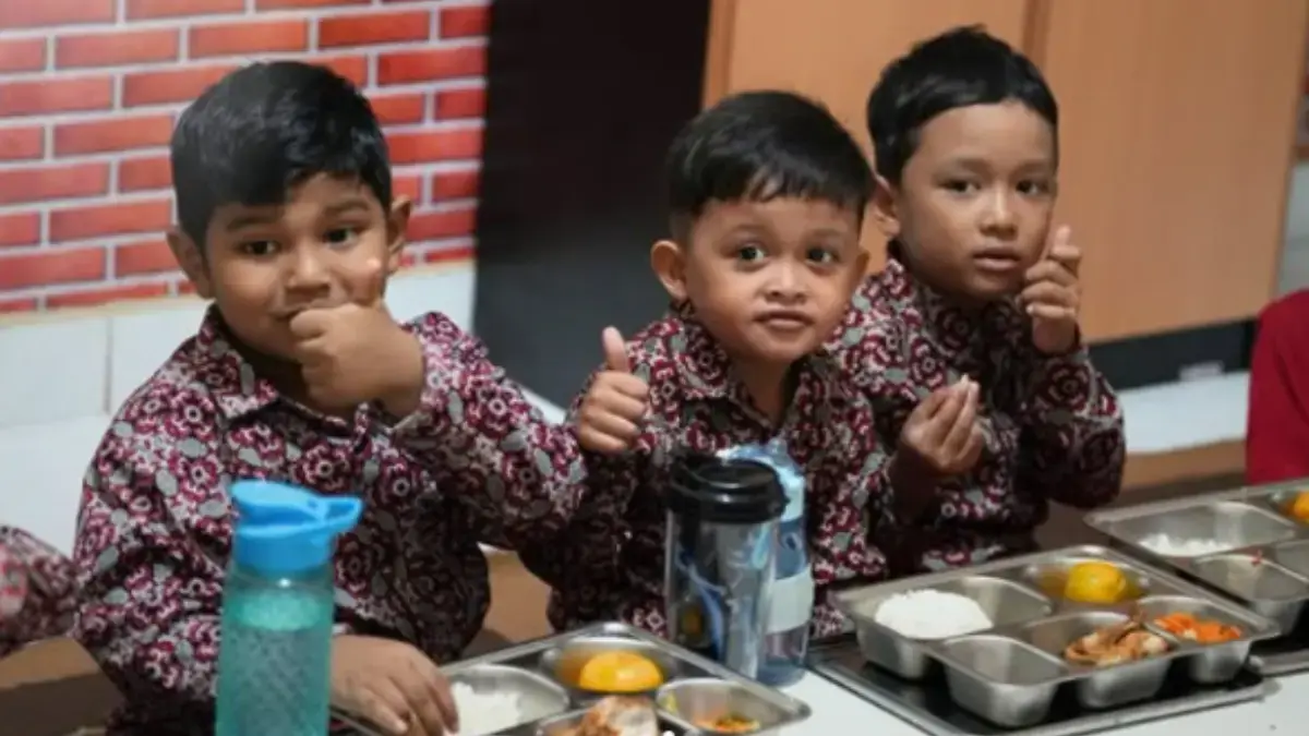 Tambahan zat gizi tersebut diharapkan dapat melengkapi nutrisi dari lauk-pauk yang disajikan dalam menu MBG.