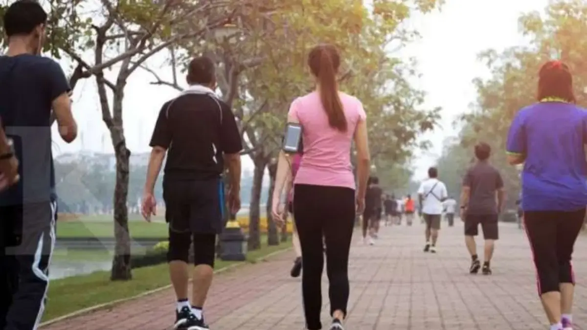 Manfaat Jalan Kaki 30 Menit Setiap Hari bagi Kesehatan Fisik dan Mental Manfaat Jalan Kaki 30 Menit Setiap Hari