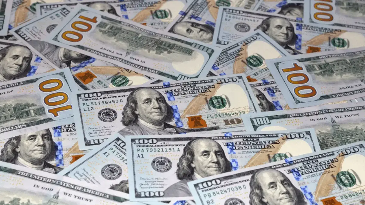 Rupiah Bangkit ke Rp17.920 per Dolar AS Hari Ini, Sentimen Negatif Mulai Mereda? dolar hari ini