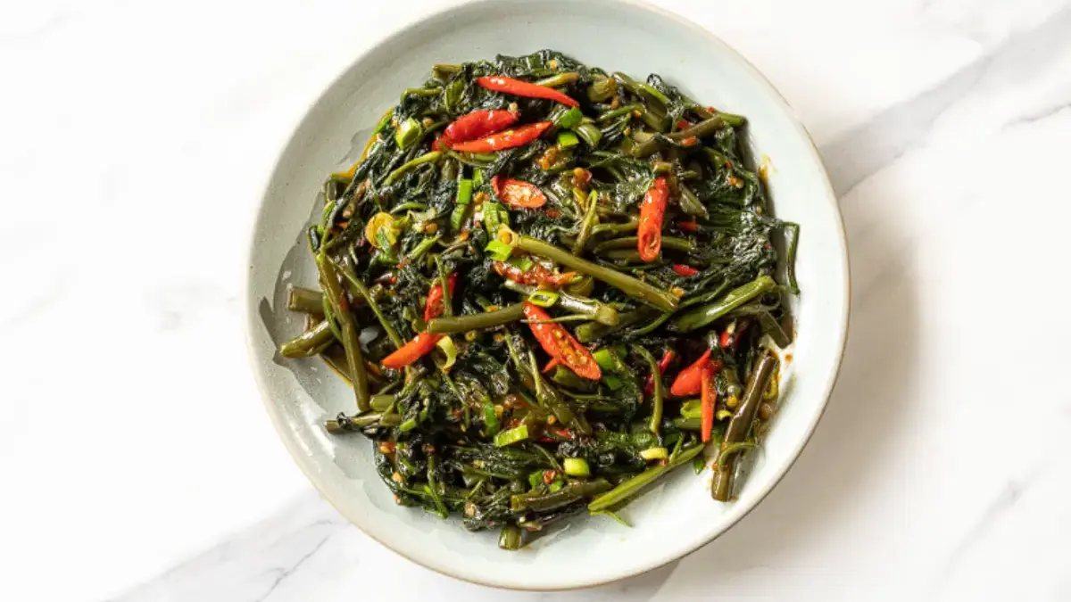 Wajib Coba! 5 Resep Masakan Rumahan Praktis untuk Menu Makan Siang dan Malam Aneka masakan rumahan praktis seperti tumis kangkung