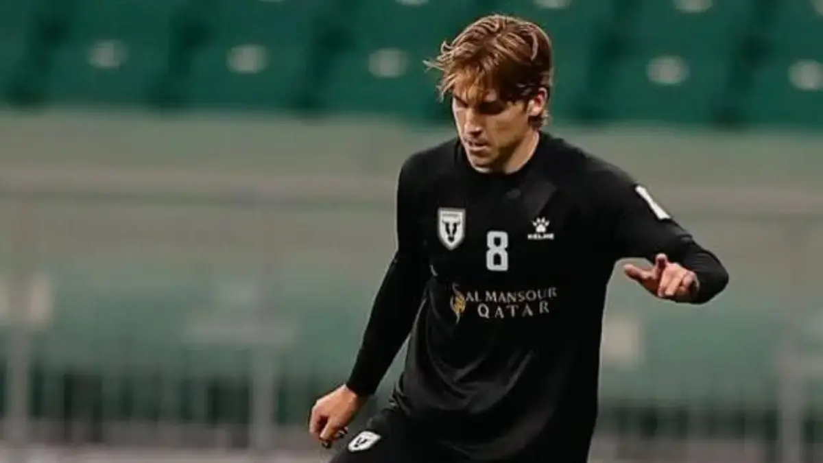 Luke Vickery Resmi Jadi WNI, Siap Wujudkan Mimpi Piala Dunia 2030 Luke Vickery Resmi Jadi WNI
