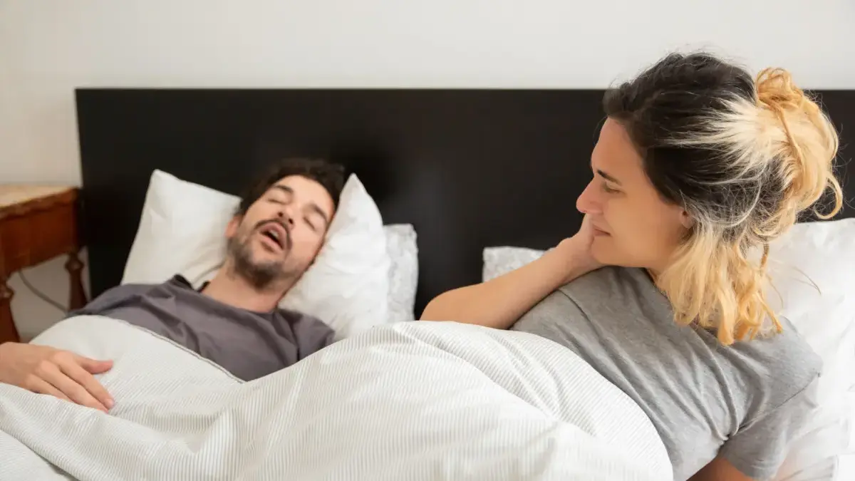 Mendengkur sering kali dianggap sebagai kebiasaan tidur yang biasa dan hanya mengganggu orang di sekitar.