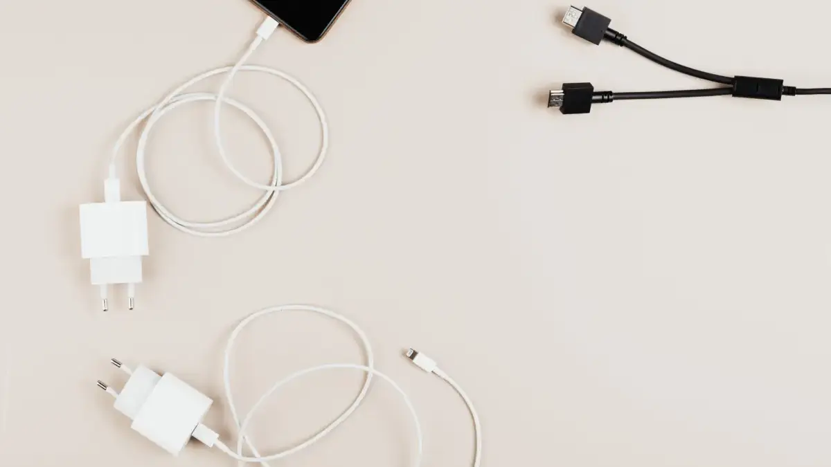 Hati-Hati Pinjam Kabel Charger! Ada Risiko Malware dan Pencurian Data Menurut BSSN, peretas dapat menyisipkan komponen khusus ke dalam kabel charger.