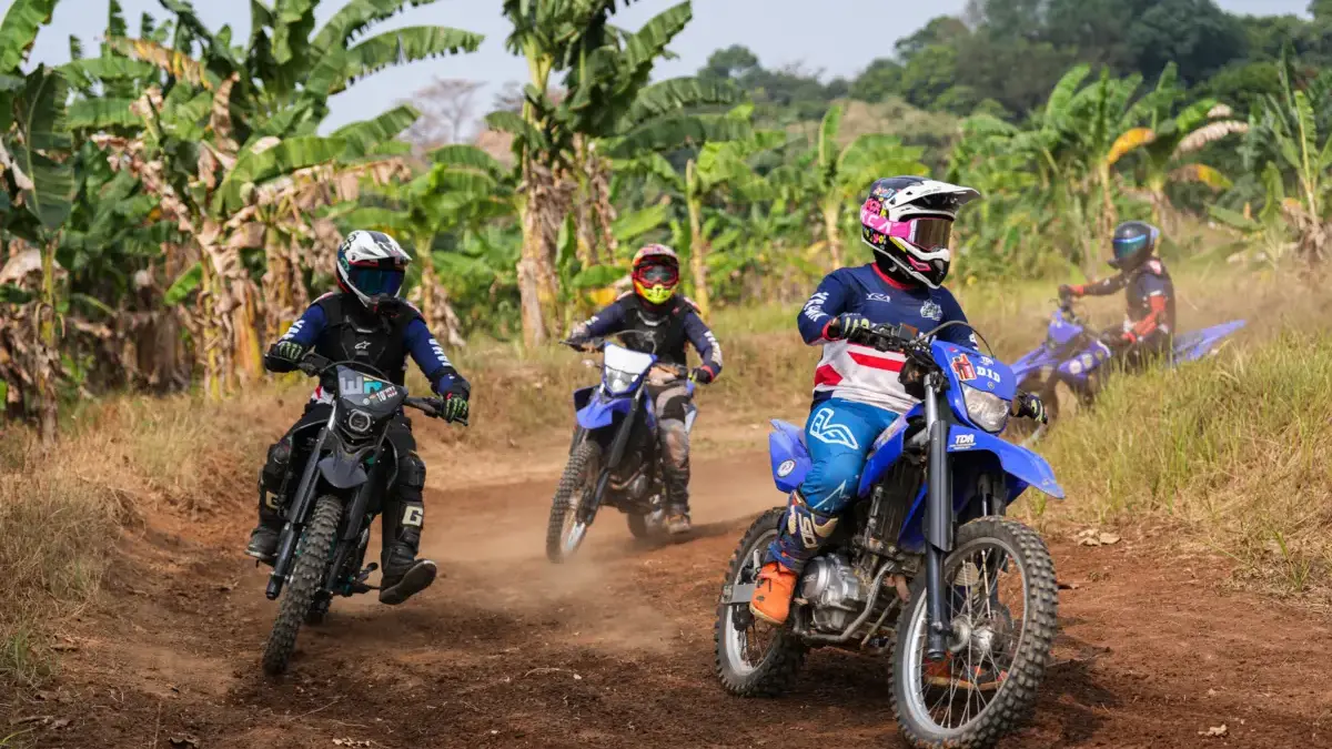 Konsisten Jaga DNA Racing, Yamaha Dirt Bike Experience Asah Skill Awak Media Bareng WR155 R dan YZ125X Peserta Yamaha Dirt Bike Experience Skill Up saat menjajal lintasan off-road bersama WR155 R dan YZ125X.