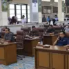 Wali Kota Cirebon Effendi Edo saat menyampaikan sambutan dalam Rapat Paripurna DPRD Kota Cirebon.