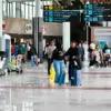 Aktivitas penerbangan di bandara yang kembali normal usai erupsi Gunung Anak Krakatau.