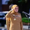 Bupati Gowa Sitti Husniah Talenrang saat memberikan keterangan pers.