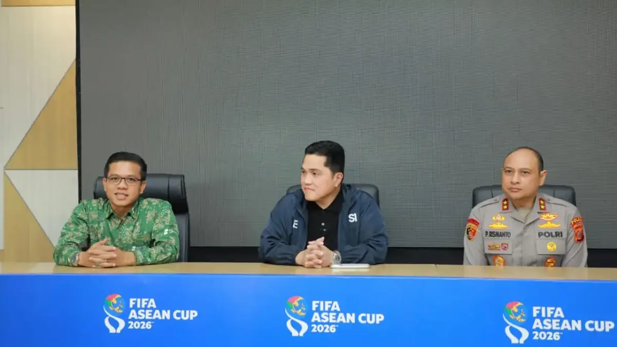 Bupati KDS Instruksikan ASN dan Ajak Bobotoh Penuhi SJH Saksikan Laga Grup B FIFA Asian Cup 2026 Menpora Erick Thohir saat meninjau kesiapan Stadion Si Jalak Harupat didampingi Bupati Bandung KDS.