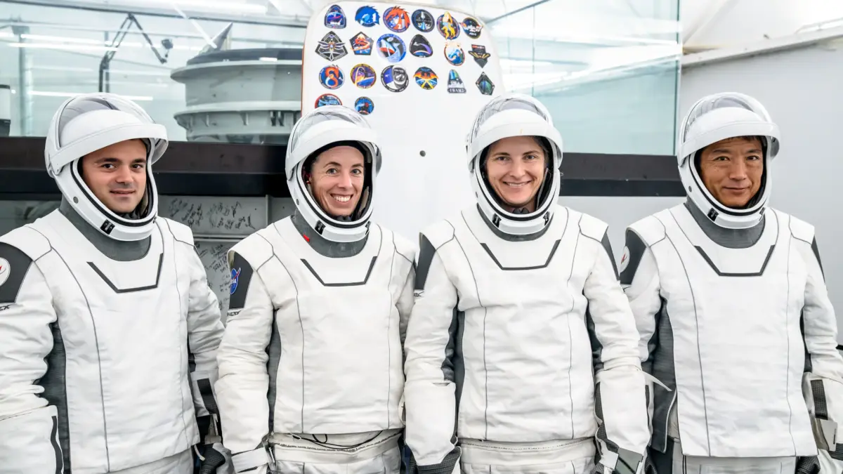 NASA SpaceX Crew-14 Siap Meluncur ke ISS 2027, Ini 4 Astronaut yang Akan Jalani Misi Bersejarah foto