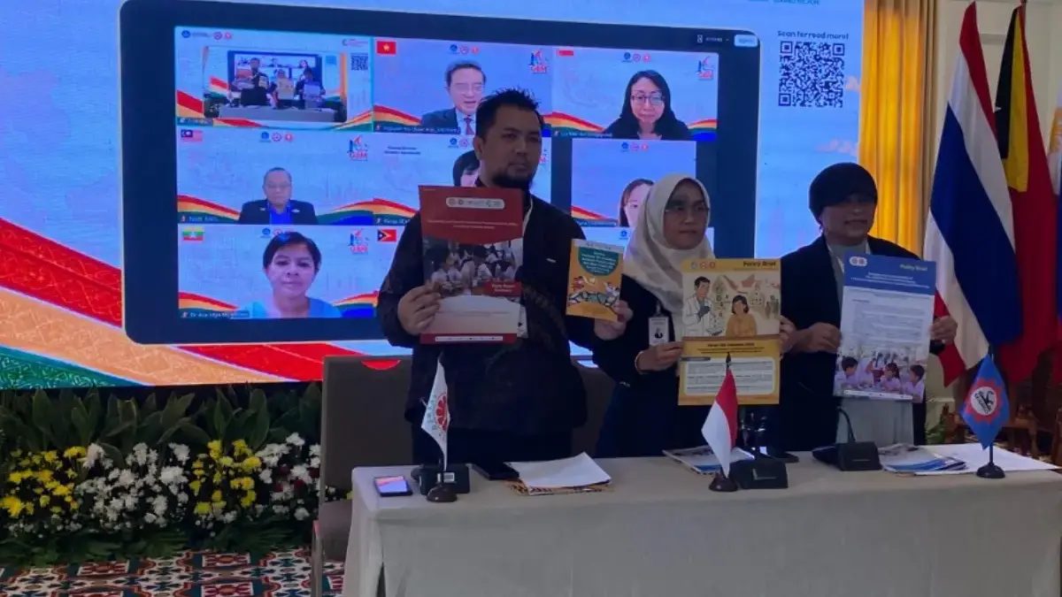 Riset Gizi Anak Sekolah Jadi Masukan untuk Pengembangan Program MBG Siswa sekolah menyantap makanan bergizi dalam program Makan Bergizi Gratis (MBG).