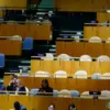 Suasana Sidang Majelis Umum PBB ke-81 saat puluhan delegasi negara walk out meninggalkan ruangan ketika Netany