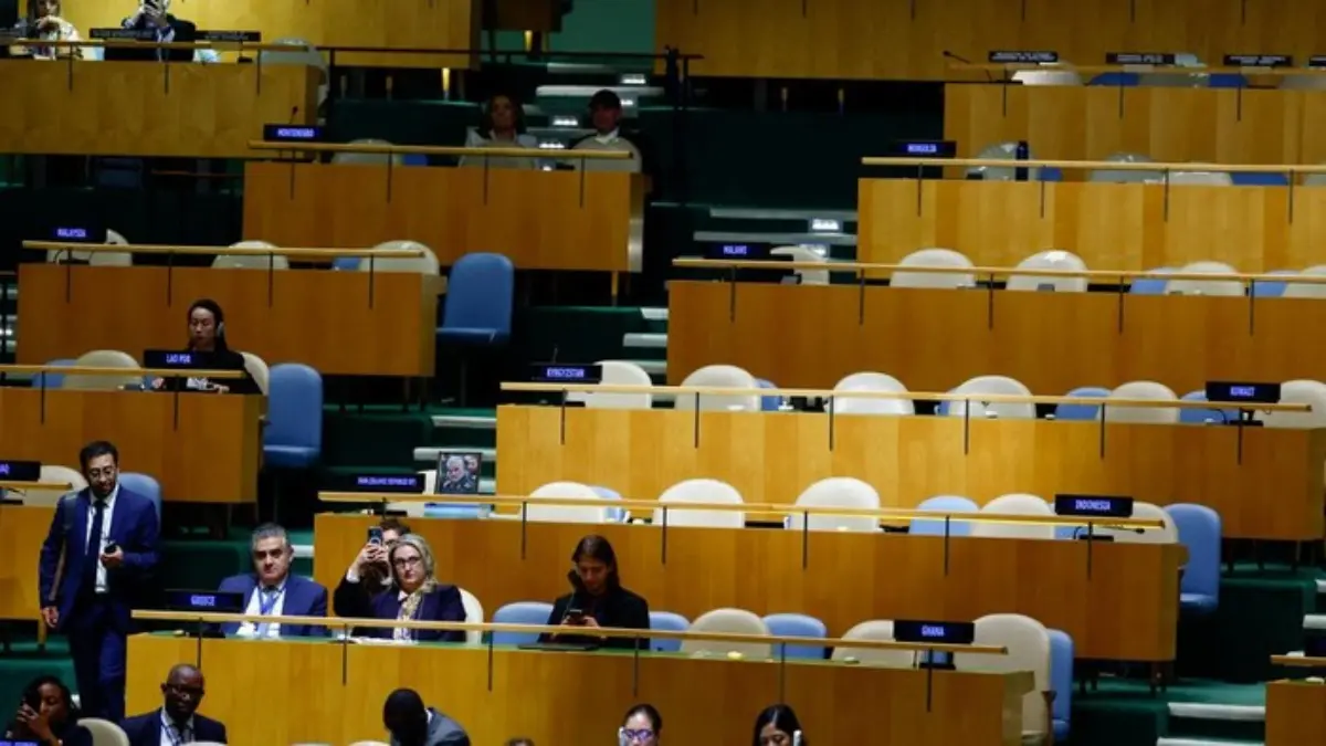 Puluhan Negara Walk Out Bikin Sidang PBB Sepi saat Netanyahu Pidato Suasana Sidang Majelis Umum PBB ke-81 saat puluhan delegasi negara walk out meninggalkan ruangan ketika Netany