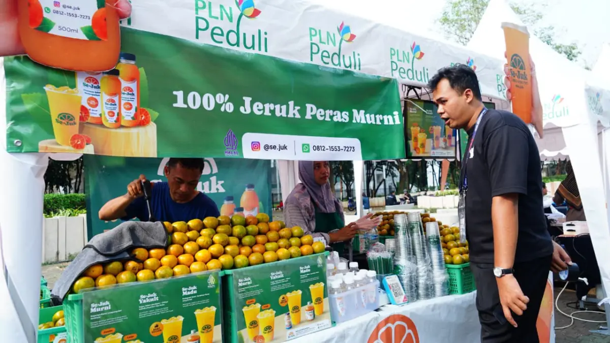 Semangat Lokal ke Panggung Internasional: PLN Fasilitasi UMKM Binaan di GBK pada FIFA ASEAN Cup 2026 UMKM binaan PLN meramaikan Plaza Timur SUGBK dalam ajang FIFA ASEAN Cup 2026.