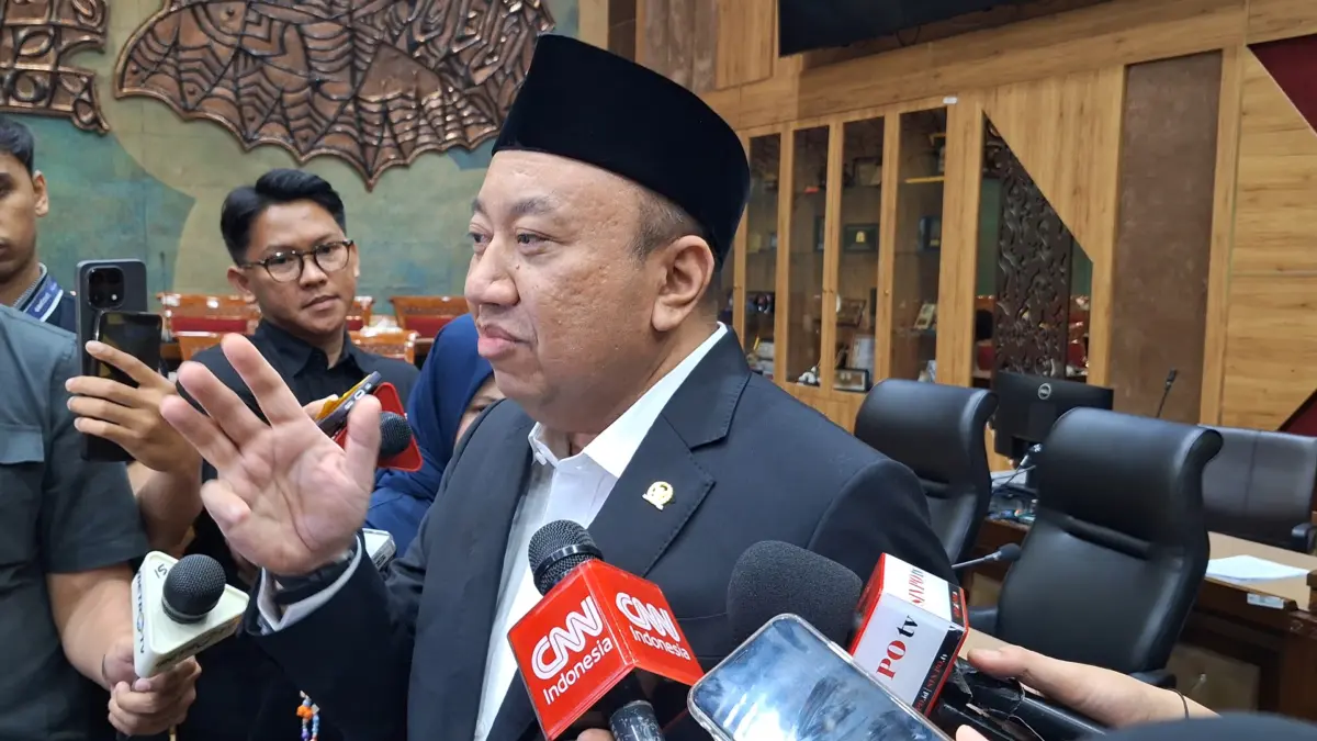 Rencana PTN Gratis, Komisi X Minta Pemerintah Siapkan Skema agar Tak Abaikan PTS Wakil Ketua Komisi X DPR RI Lalu Hadrian Irfani saat memberikan keterangan pers di DPR RI.