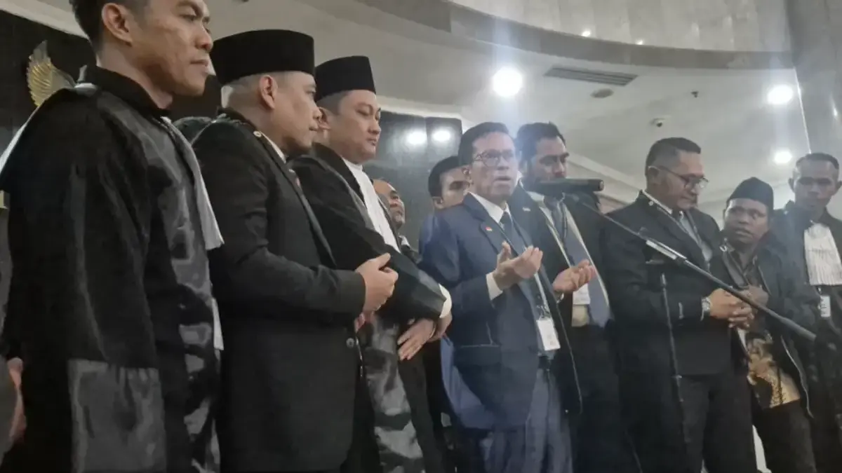 Gugatan Denny Indrayana CS Tak Diterima MK, Kubu Gibran: Case Closed! foto