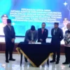 Bupati Majalengka Eman Suherman saat memberikan keterangan terkait layanan balik nama sertifikat tanah terinte
