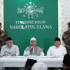 Rais Aam PBNU KH Miftahul Ahyar bersama Ketua Umum PBNU Gus Kikin saat peluncuran Hari Santri 2026.